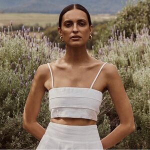 Dissh Aisle Linen Pleated Crop Top in White‎